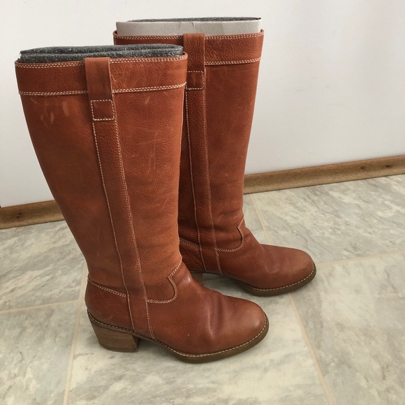 Tall boots - Picture 3 of 5